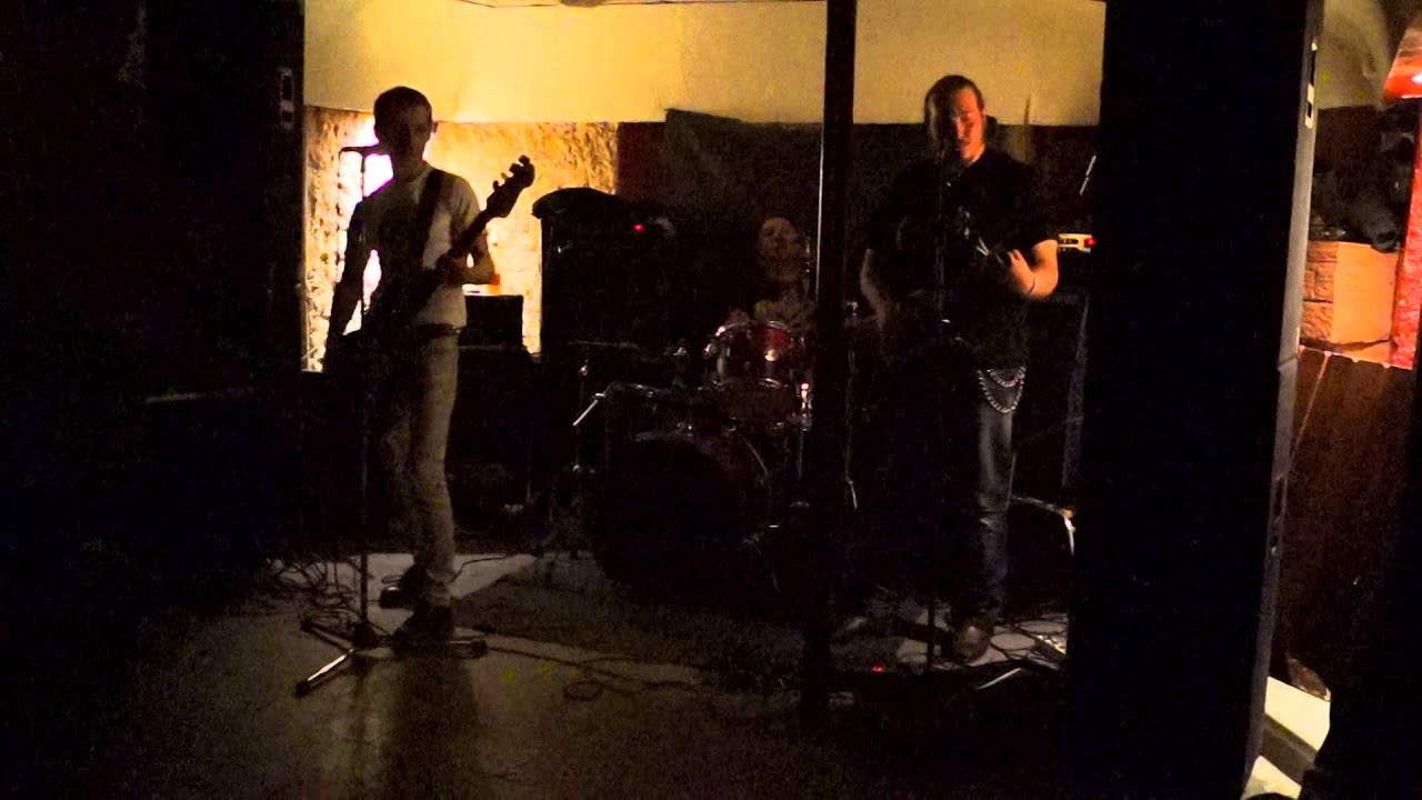 В.Н.Е.-Психбольница(cover zona-p)( Выступление в клубе-баре "Не последняя рюмка" в г. Владимир.