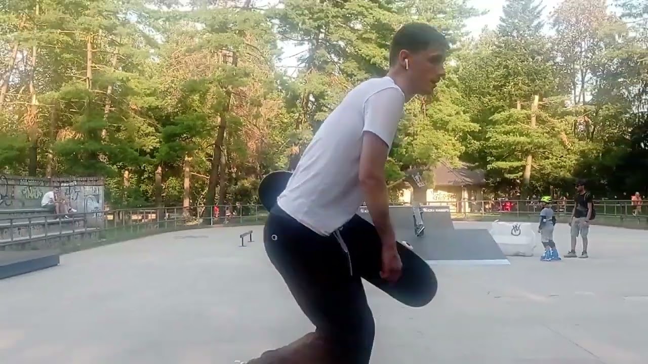 Boneless 180 on the bank!!! 