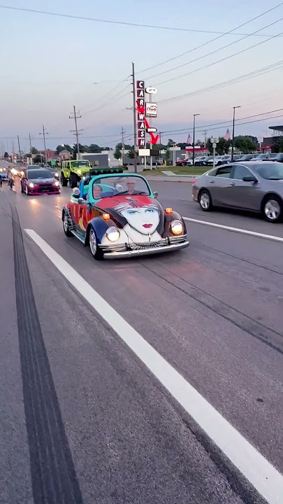These people know how to enjoy life 😁😁#volkswagen #custompaint