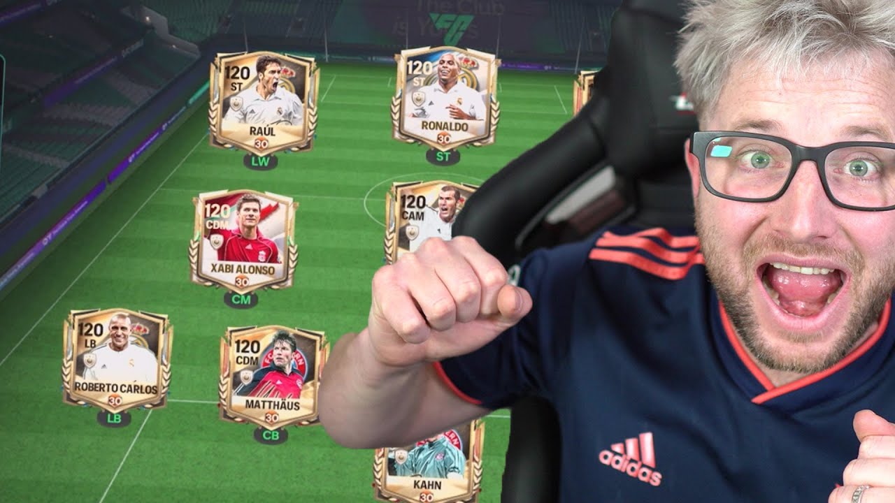 Открываем наборы «Черная пятница» и «Славная эпоха», пока не получим все фирменные карты «Баварии...