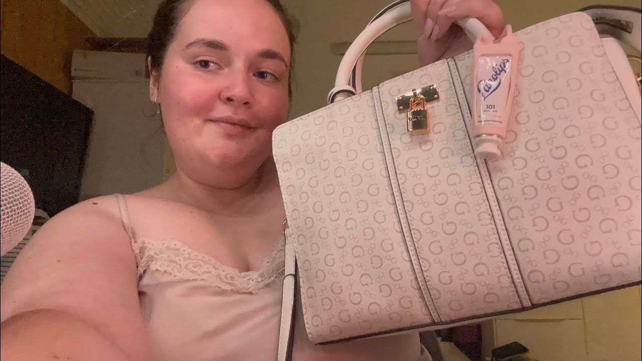 ASMR what’s in my purse/handbag 🌷