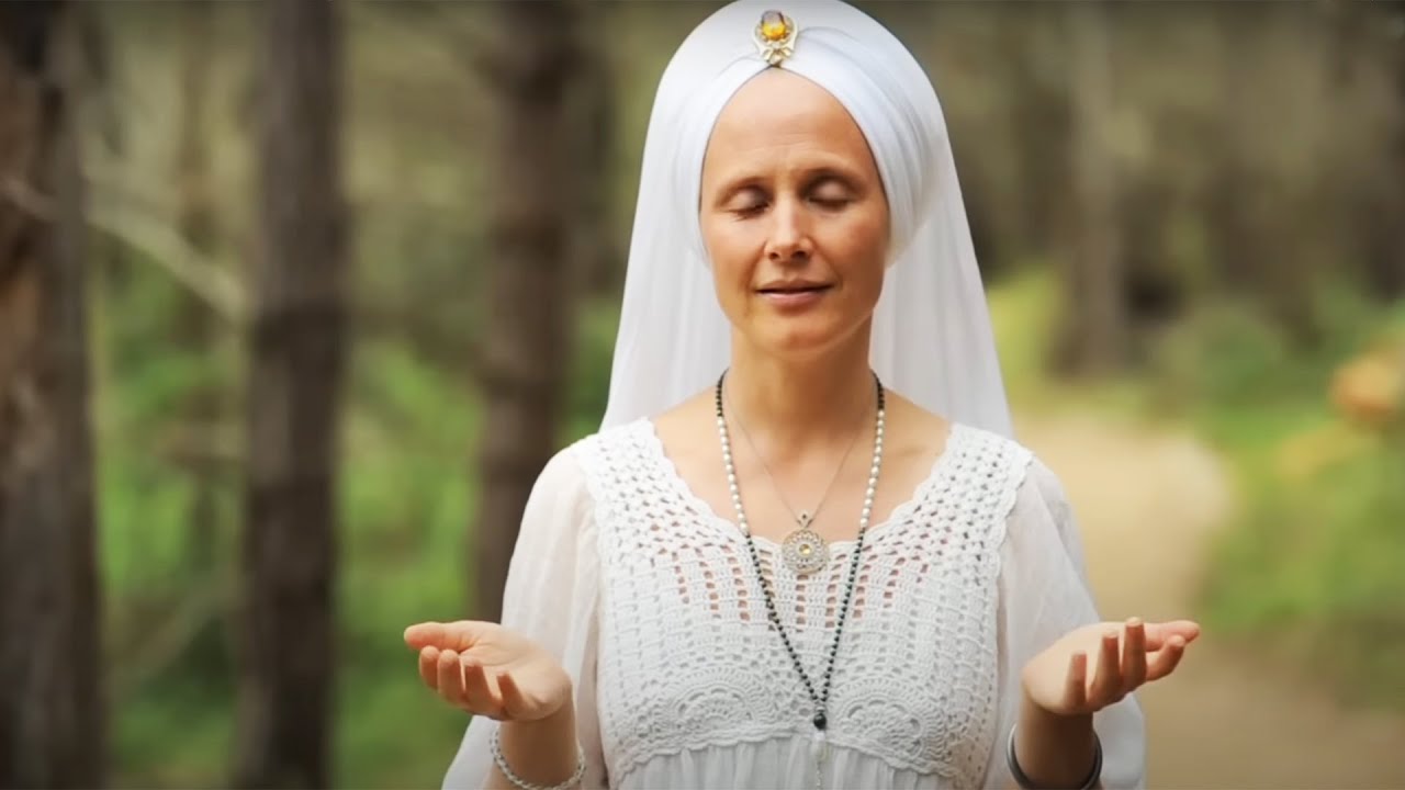 Snatam Kaur has released her first music video for the song Earth's Prayer from her new album Ras.  Inspired by her deep love and sense of responsibility for the environment, Snatam says, "My intention for this song and this video is that it will help all of us awaken to our role as stewards of the planet."   Directed and photographed by Robin Layton with music produced by Thomas Barquee.

Stay connected with Snatam Kaur:
Instagram: https://www.instagram.com/snatamkaurkhalsa/
Facebook: https://www.facebook.com/snatamkaur/
https://www.snatamkaur.com/
Spotify: https://open.spotify.com/artist/6NvMFz8onERoCM6bKjTASJ?si=lskm5_QdQnuxBq3Uy1i8dw