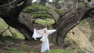 Snatam Kaur - Earth Prayer - The Official Music Video(http://www.spiritvoyage.com/Ras Snatam Kaur has released her first music video for the song Earth's Prayer from her new album Ras. Inspired by her deep love ..., 2011-07-19T17:00:13.000Z)