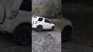 Suzuki Grand Vitara off road