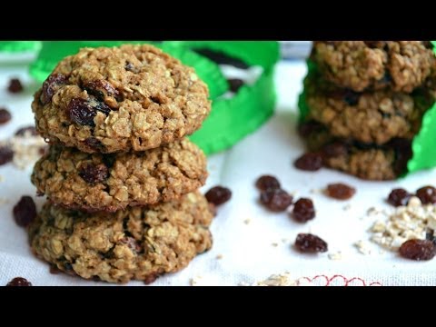 Chewy Vegan Oatmeal Raisin Cookies | Fablunch