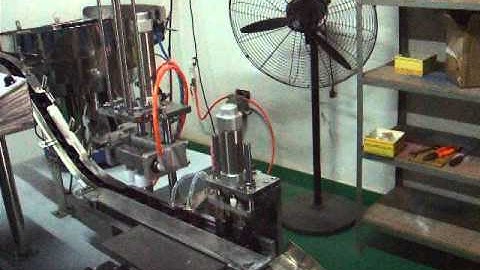 aluminum foil liner inserting wadding machine