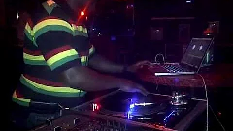 DJ Roba (Night Eyes Entertainment Sound) @ Club Tr...