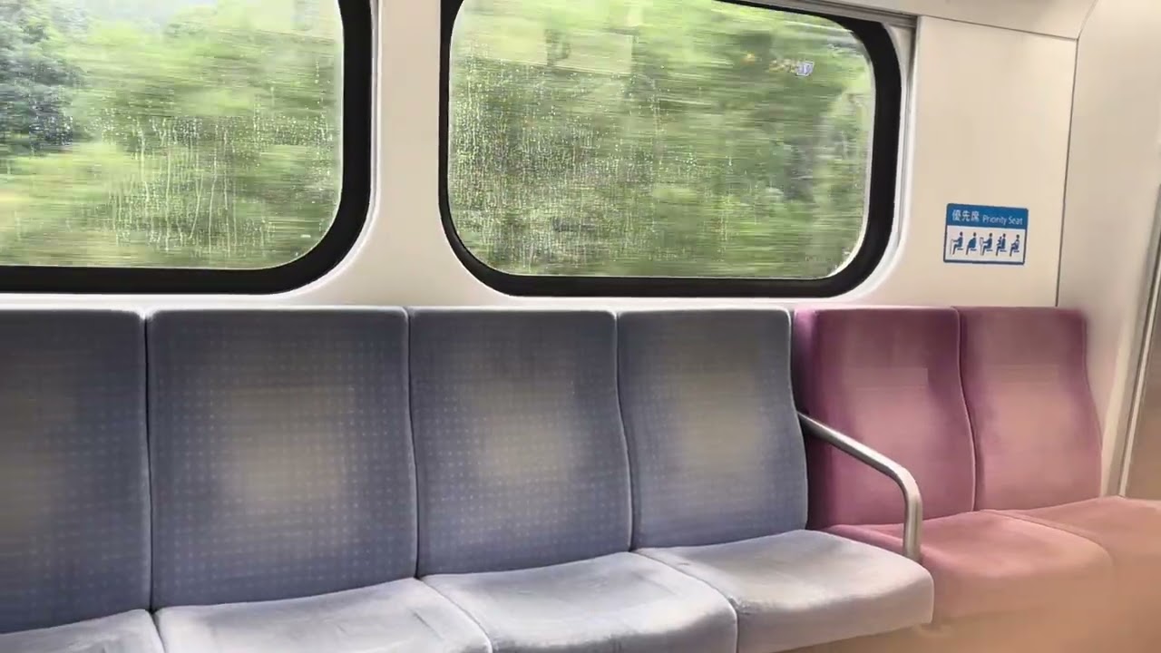 5466次湖口發車經由花東線開往臺東的EMU900型銀綠微笑號十輛一編組EMU942區間快車