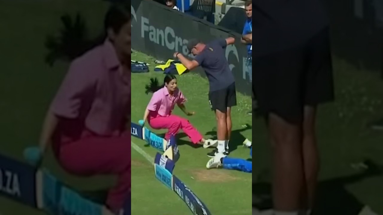 Zainab Abbas collision with fielder, Fall down in the ground during live match 