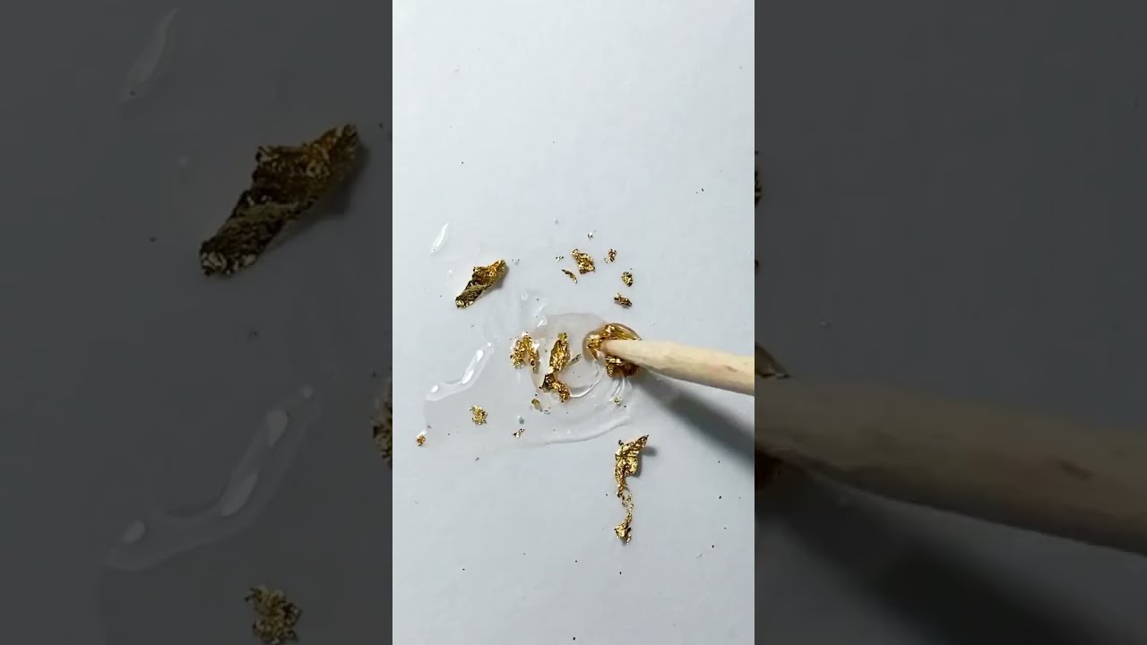 черная куртка с дизайном