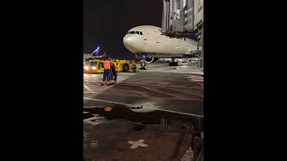 #777avia #шереметьево #аэропорт #airport #aeroflot #boeing777 БУКСИРОВКА ВОЗДУШНОГО СУДНА #cabincrew