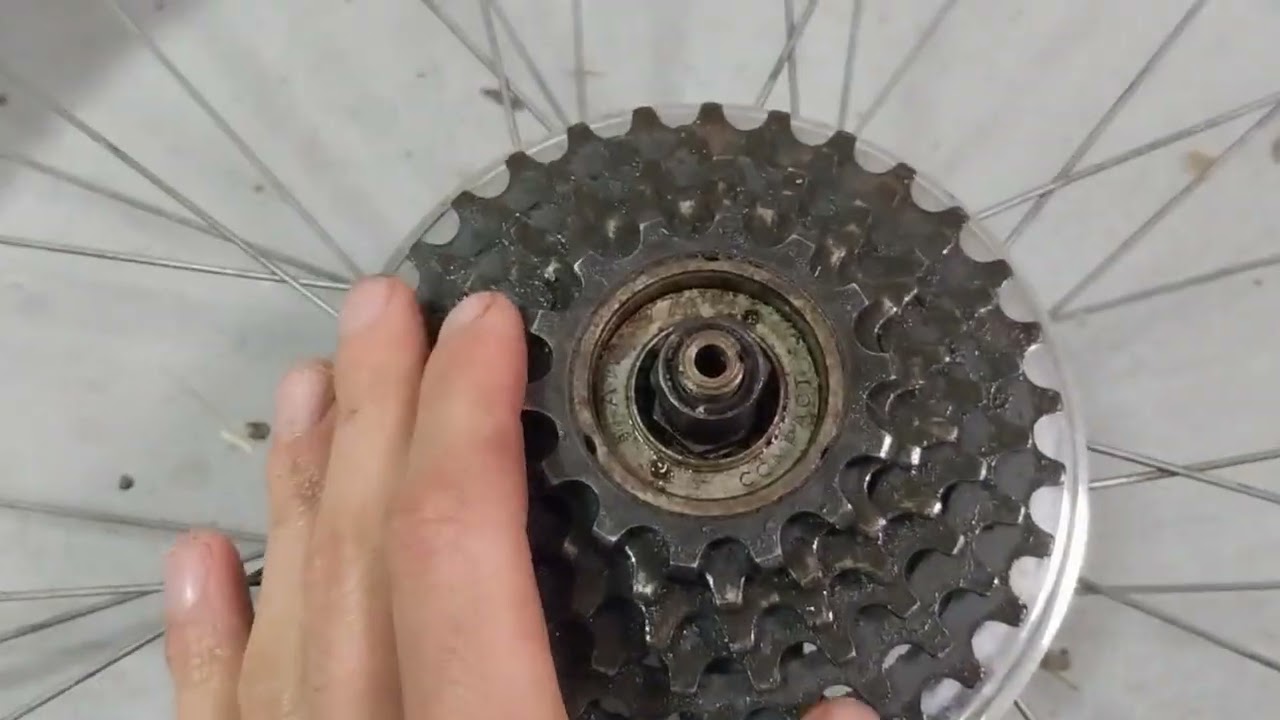 N.O.S roue libre ATOM 20 DENTS DTS mobylette motobecane peugeot velo gitane