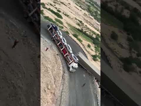 شاهد نزولة الشاحنة في نقيل عشعش سواق عبقري