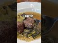 並ぶ立ち飲みワイン屋さん