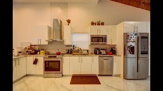 2751 Parkview Dr video tour
