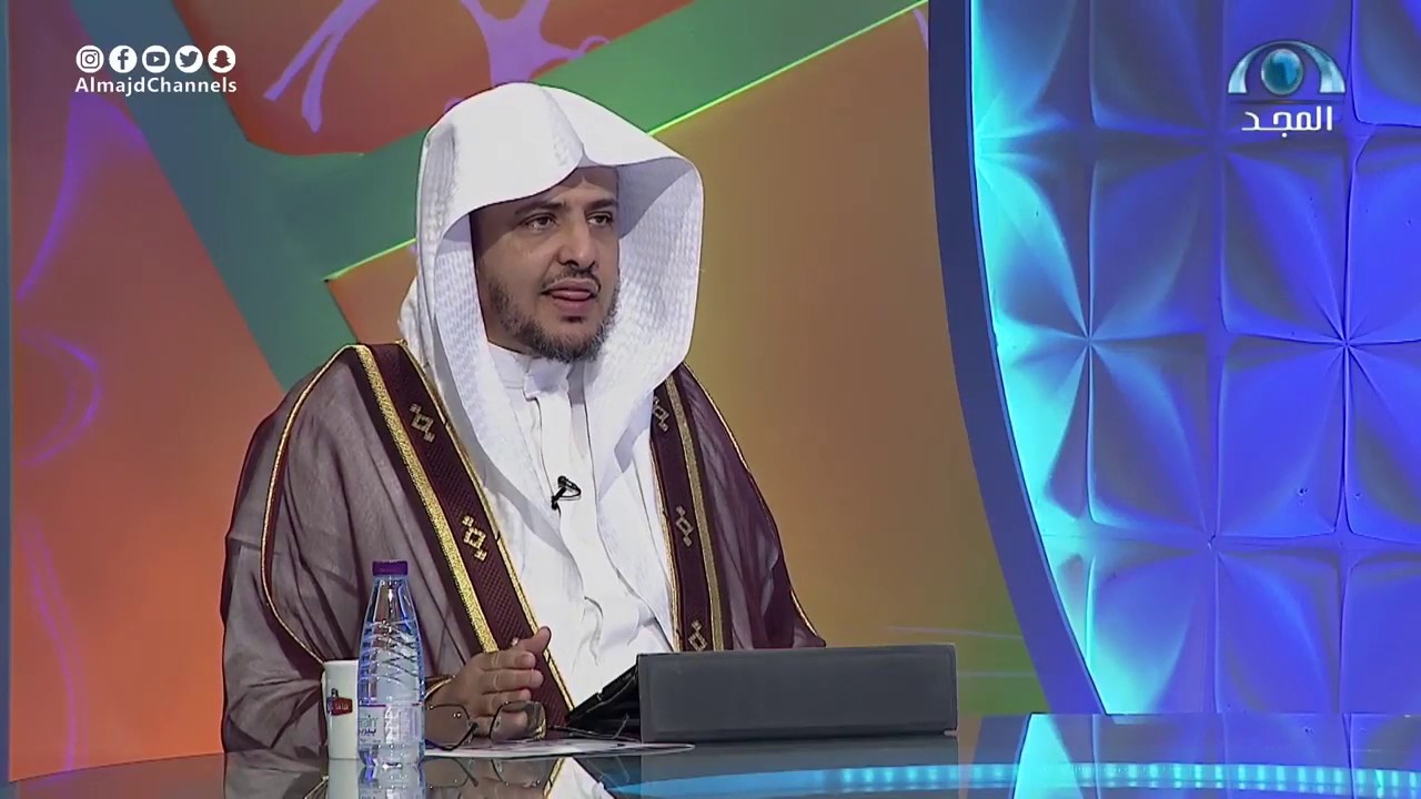 من قام إلى الركعة الخامسة سهوا ثم تذكر هل يكملها أم يجلس للتشهد