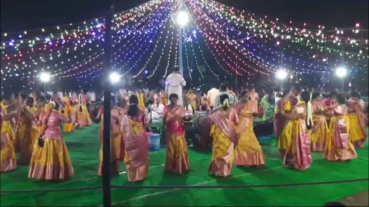 సీతారాముల కల్యాణం వివరించుతు ఎలా ఆడారో చూడండి 