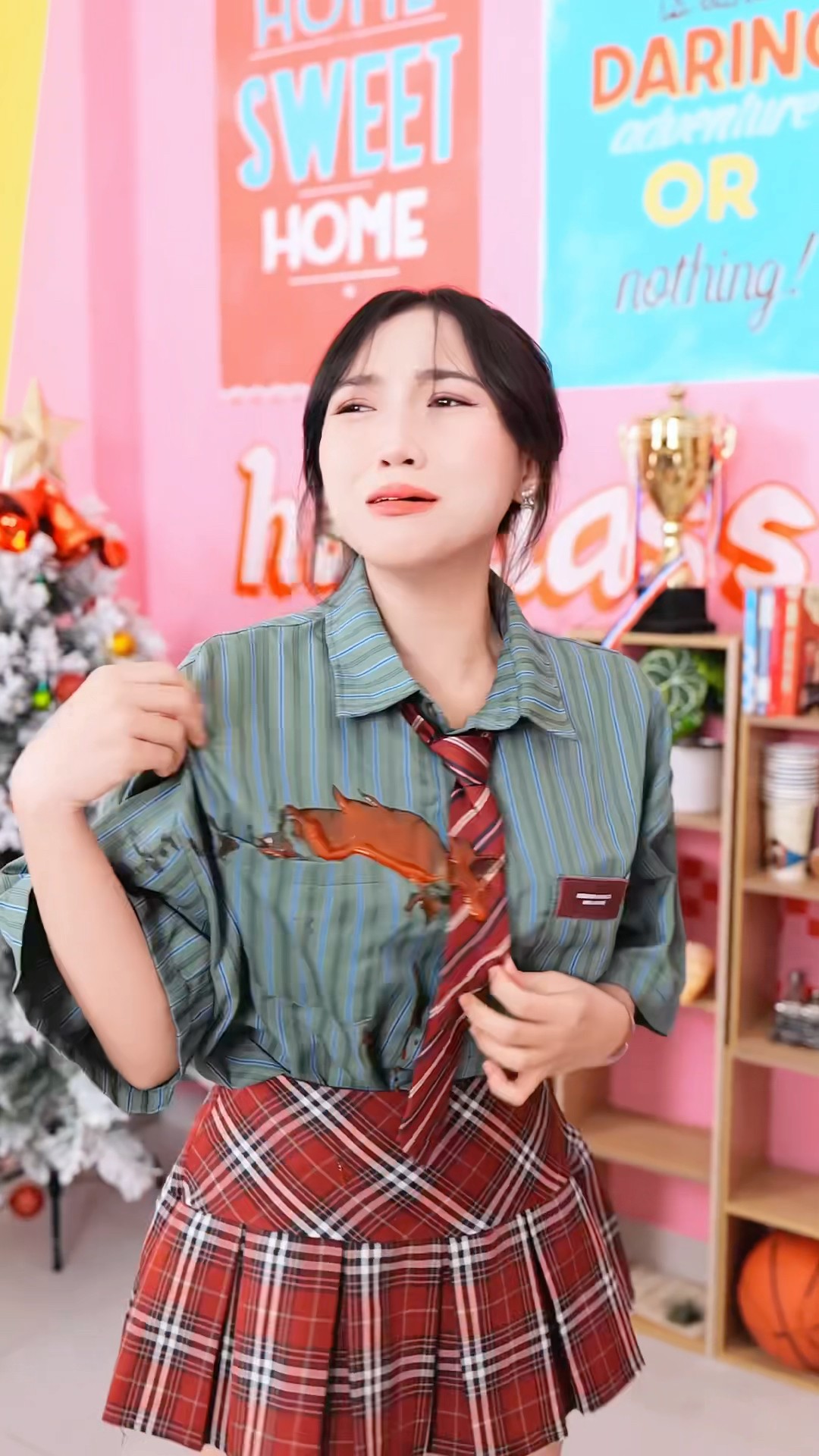 Tại sao cô ấy lại làm điều này ??? #funny #shorts