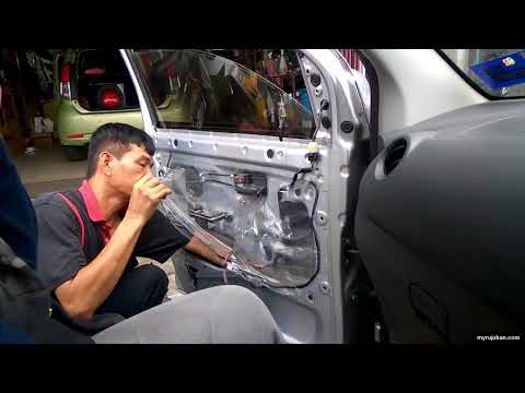 Video: Bagaimana anda membaiki bunyi keretakan tingkap kereta?