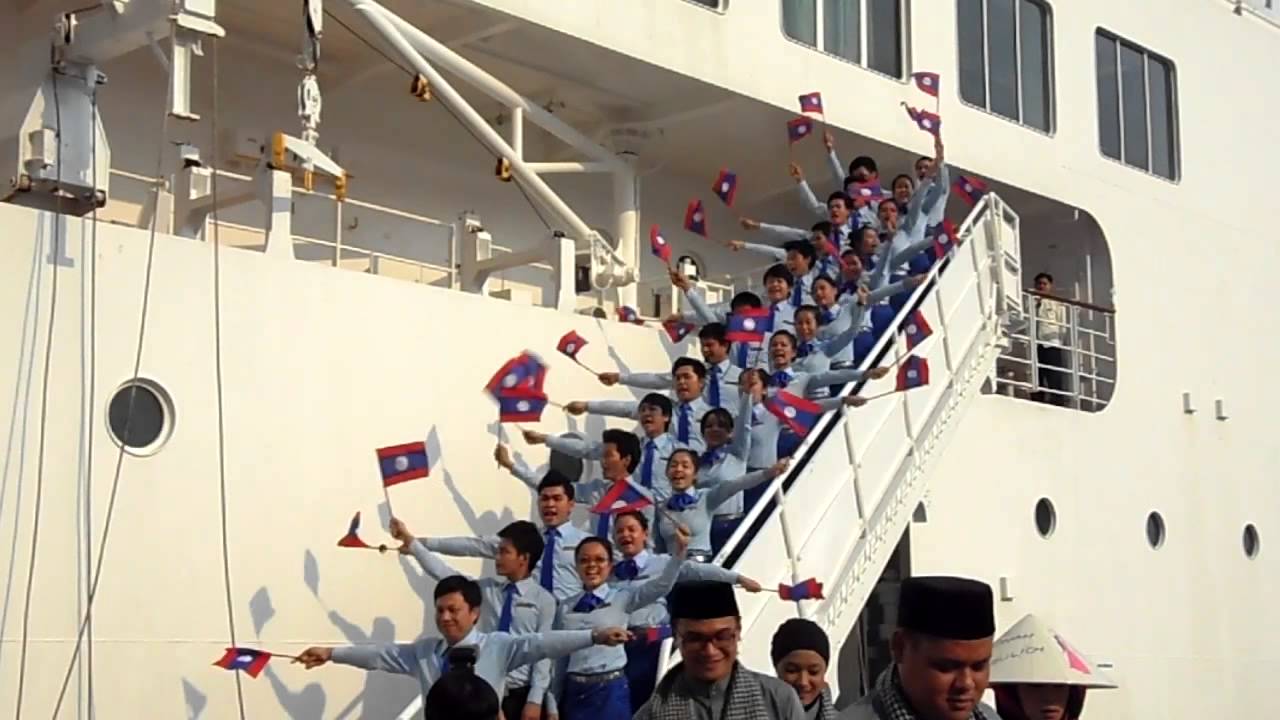 Flag cheer of Laos PDR Contingent at SSEAYP 2012 YouTube