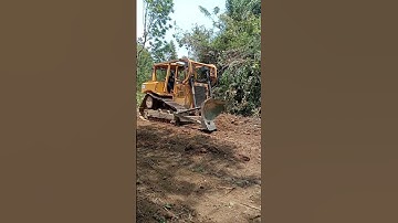 Road Service Using a D6R XL Bulldozer in the Mountains