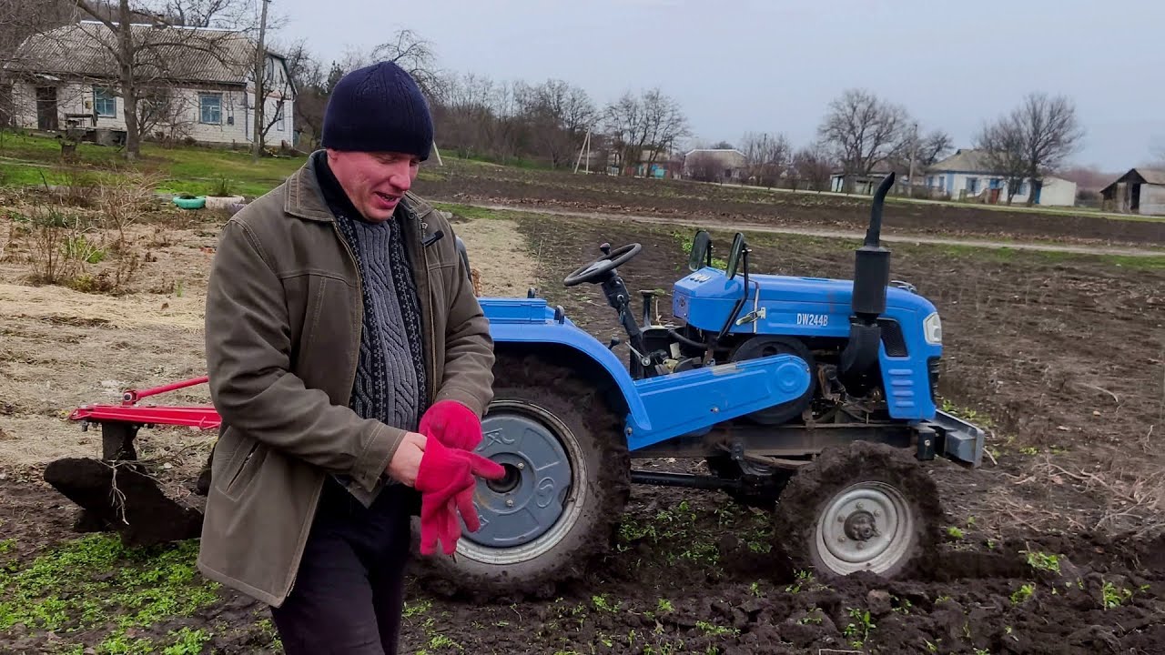 В нас такого ще не було. ЗИМОВА ОРАНКА!!! Приорюємо гірчицю та завершуємо СЕЗОН робіт на городах.