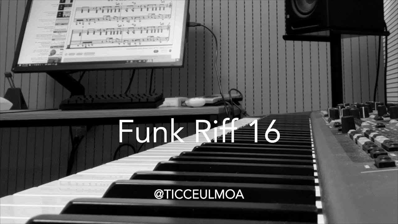 Funk Riff 16 - YouTube