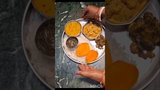 Bihari Special lunch 😋🤩 Rice ✨️ Dal 👍Badi posto 😋Kundru ki bhaji 🤩Parwal ki Chutney and Mango 🥭#food