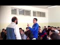 معلم يضرب طالب كف فرد عليه الطالب بشعر جعل المعلم يقبل رأس الطالب معلم يضرب طالب كف فرد عليه الطالب بشعر جعل المعلم يقبل رأس الطالب