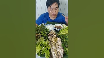 Cá lóc đồng nướng không thể bỏ ruột nha ngon lắm luôn #thanhsaudau #mukbang #calocnuongtrui #shorts