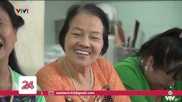 Lớp học tiếng Anh đặc biệt U80 | VTV24