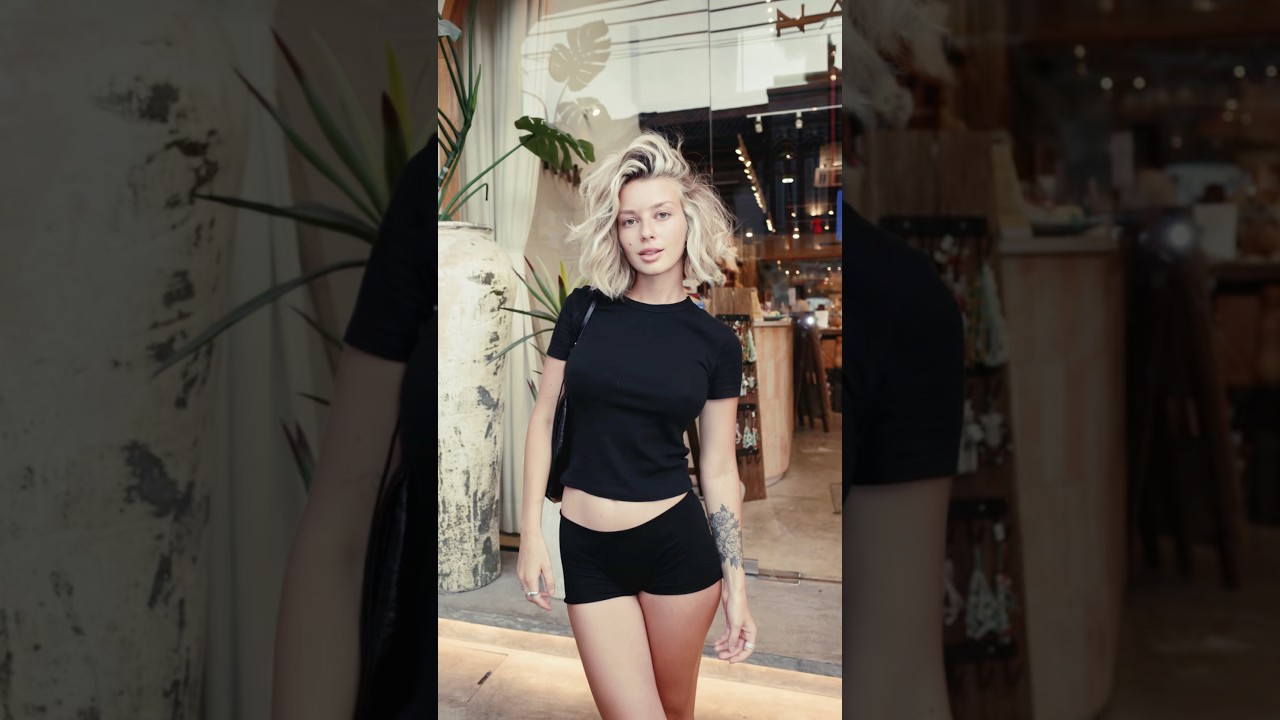 Took a pictures of a beautiful girl #streetphotography