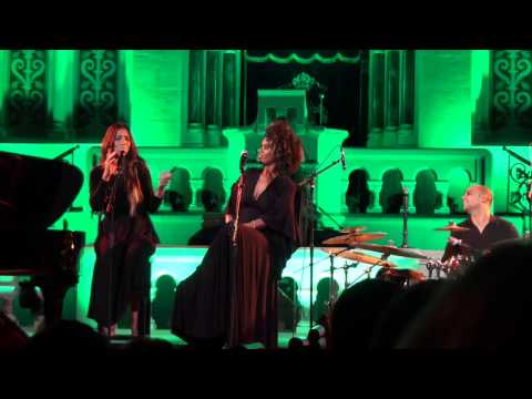 Idan Raichel עידן רייכל - Ana Ana wa Enta Enta - Live in Berlin (10/17)
