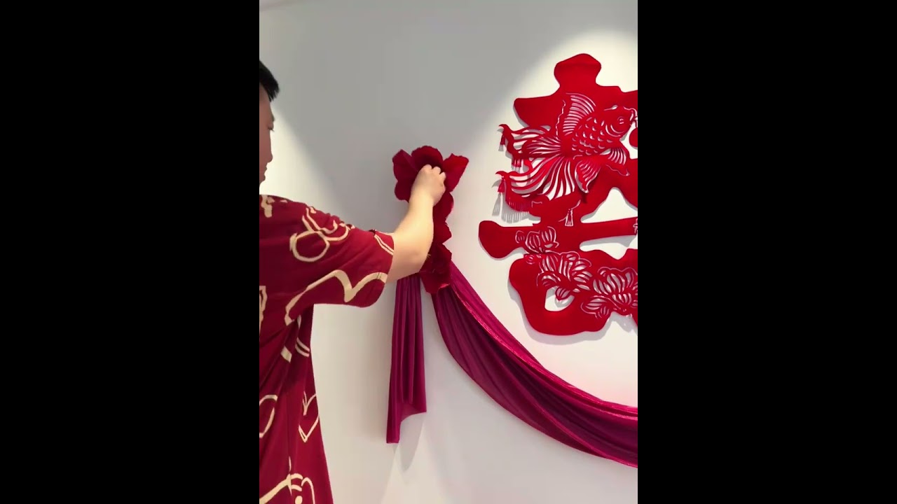 639 52 Have you bought the wedding room decorations yet