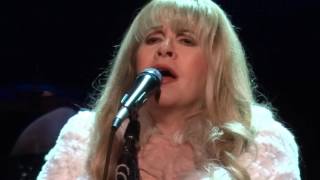 Stevie Nicks Gets Emotional Dedicating "Moonlight" to Prince - 12-11-16