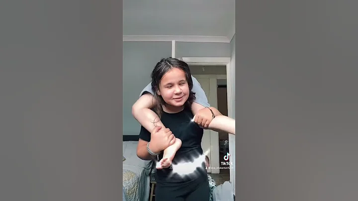 Eva & Hendrix fooling around with Tik Tok