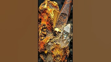 ASMR gold — extracting gold stuck to chalcedony rock using a chisel