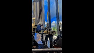 Pulling Out Rig Worker Job #Rig #Ad #Drilling #Oil #Tripping