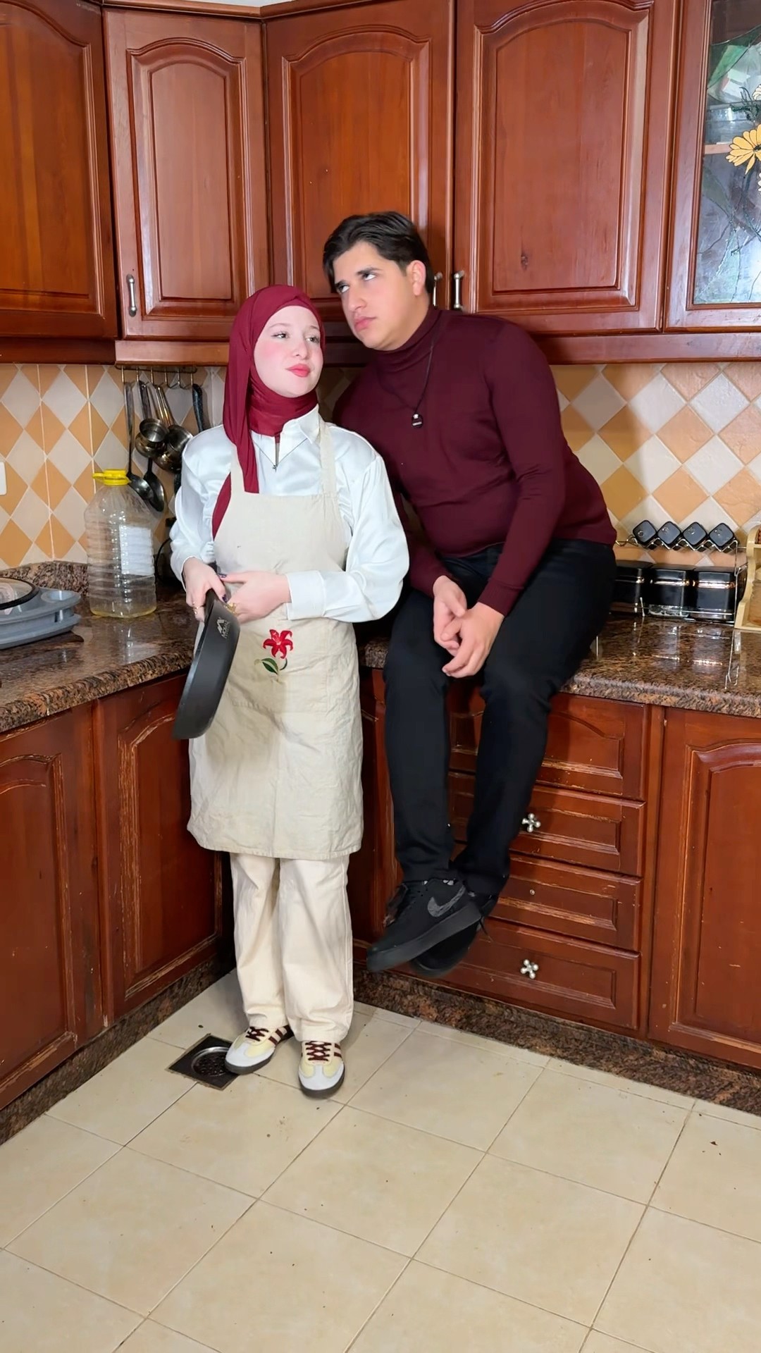 تفهم ما تفهم مشكلتك:?