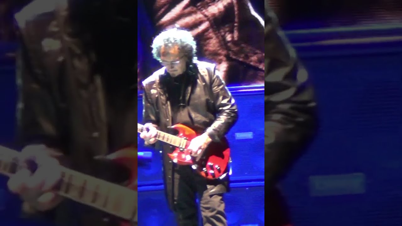 アイアン・マン トニー・アイオミ Black Sabbath's Tony Iommi Performs Iron Man One Last Time