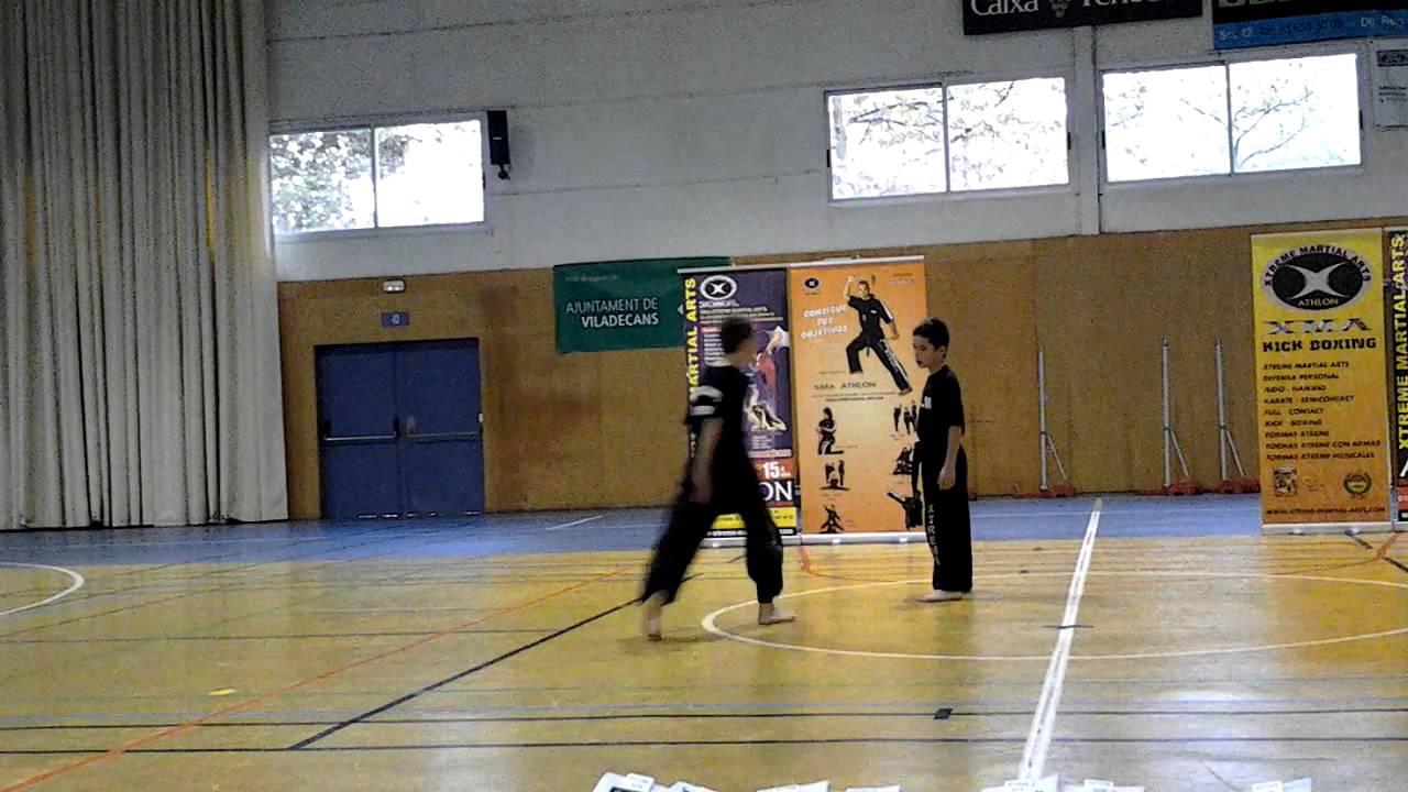 XMA MARTIAL ARTS VILADECANS ATHLON boxwood wreath
