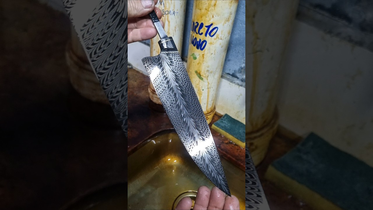 Revelação damasco pluma. #cutelarianacional #cuchillosartesanales #blacksmith #cutelariaartesanal