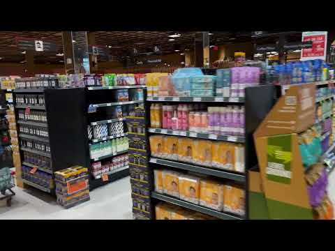 IGA Supermarket in Dundarave