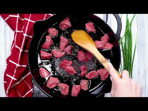 BLUE CHEESE STEAK BITES AND POTATO SKILLET