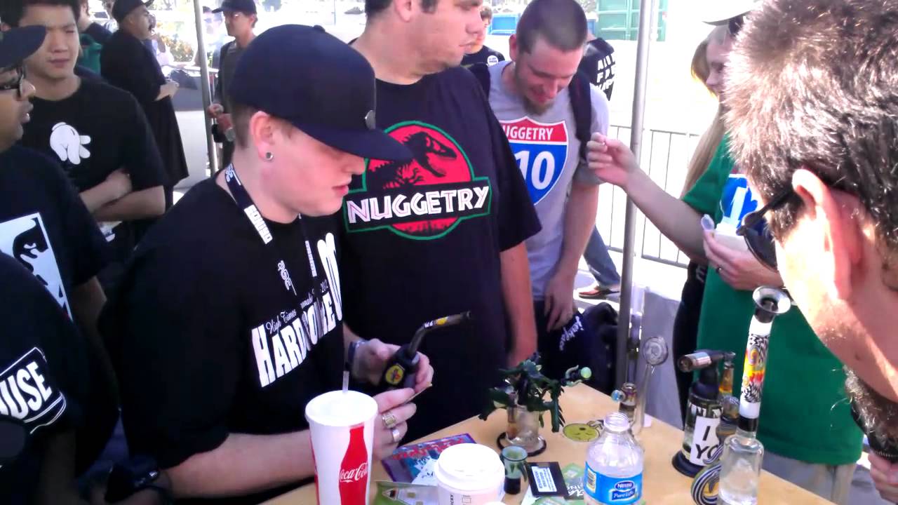 Kush Expo 2012,Henry Hemps dabs with Nuggetry Crew