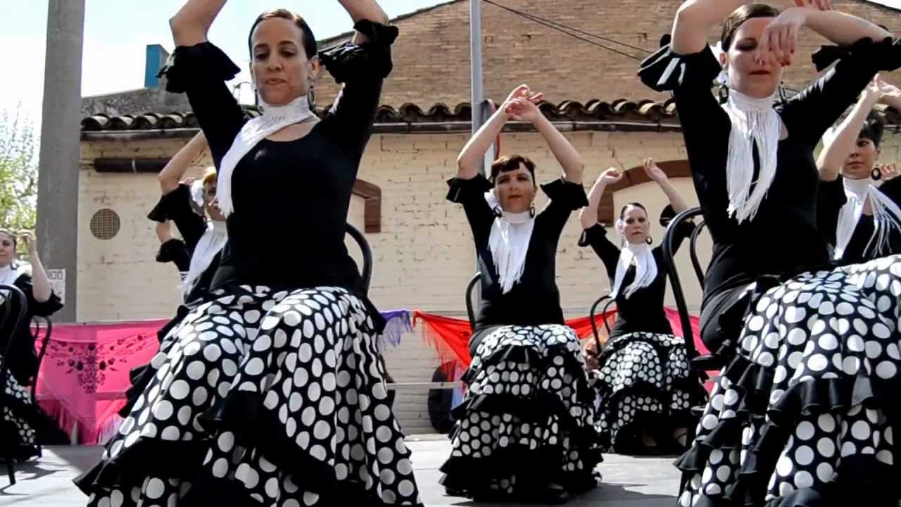 SEVILLANAS EN SILLA