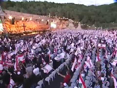 اللمسات الاخيرة قبل قداس الشهداء - 2015