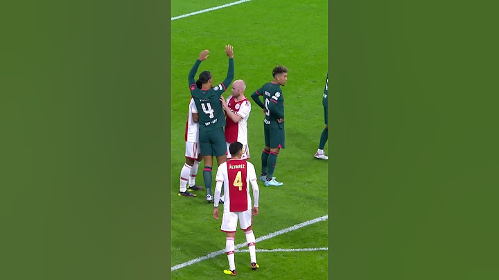 Klaassen tickles Van Dijk 🥴