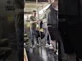 Enchente invade estação de metrô em Nova York e forma ‘gêiser’ de água