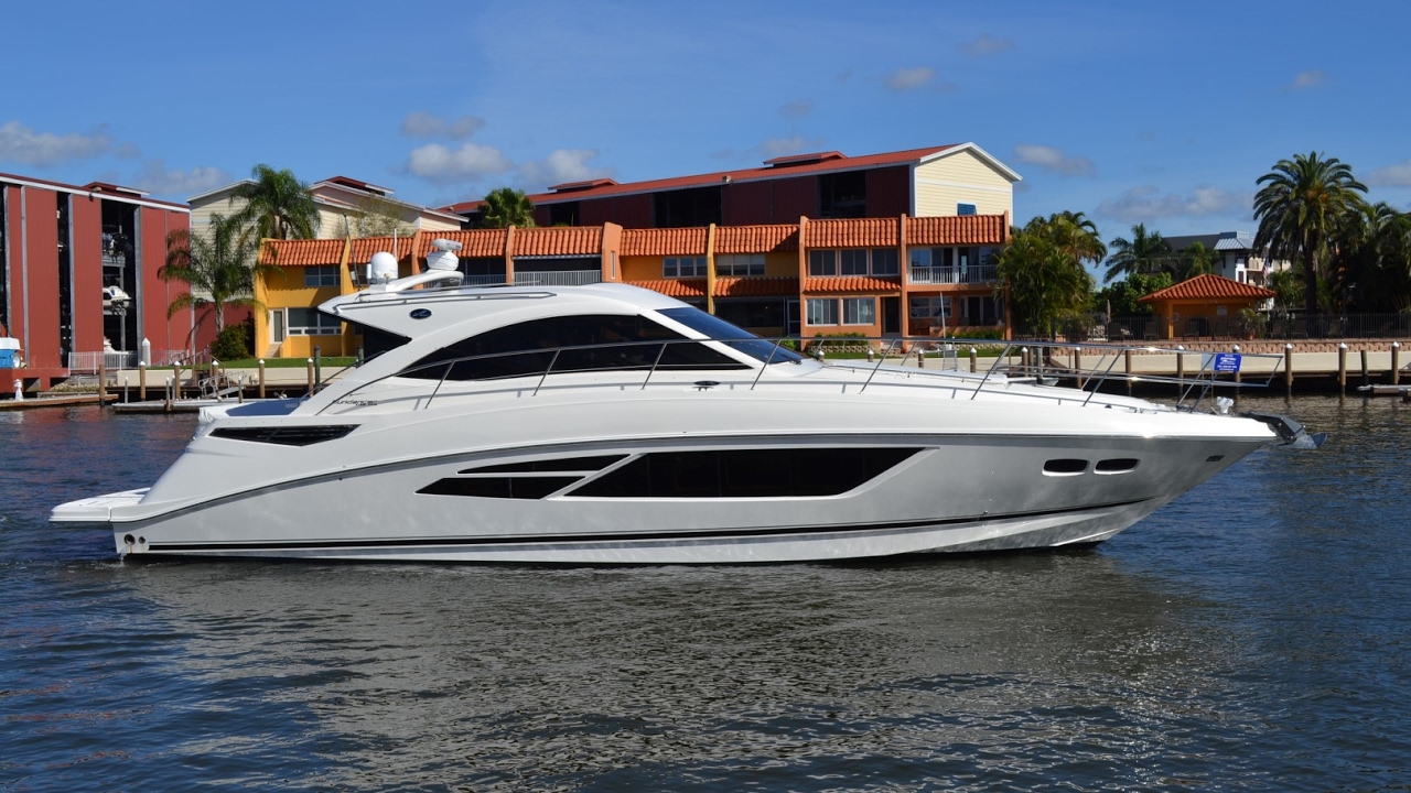 2014 Sea Ray 510 Sundancer Boat For Sale at MarineMax Naples Yacht Center 